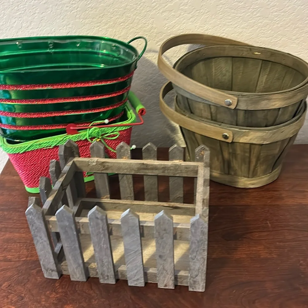 Assorted Christmas/holiday gift baskets and bins